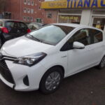 TOYOTA YARIS 1.5 HYBRID  // E-CVT SUPER VELHOLDT full