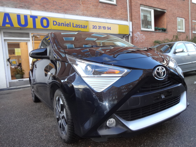 SUPER FLOT STAND TOYOTA AYGO 1,0 EN EJER 2021